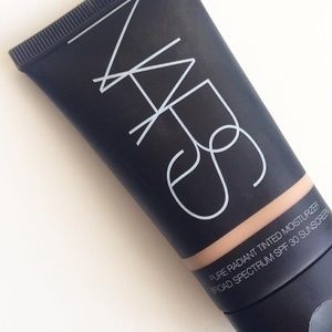 NARS Pure Radiant Tinted Moisturizer St. Moritz